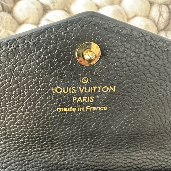 LV black leather authentic Empriente Key Pouch - Picture 5 of 9